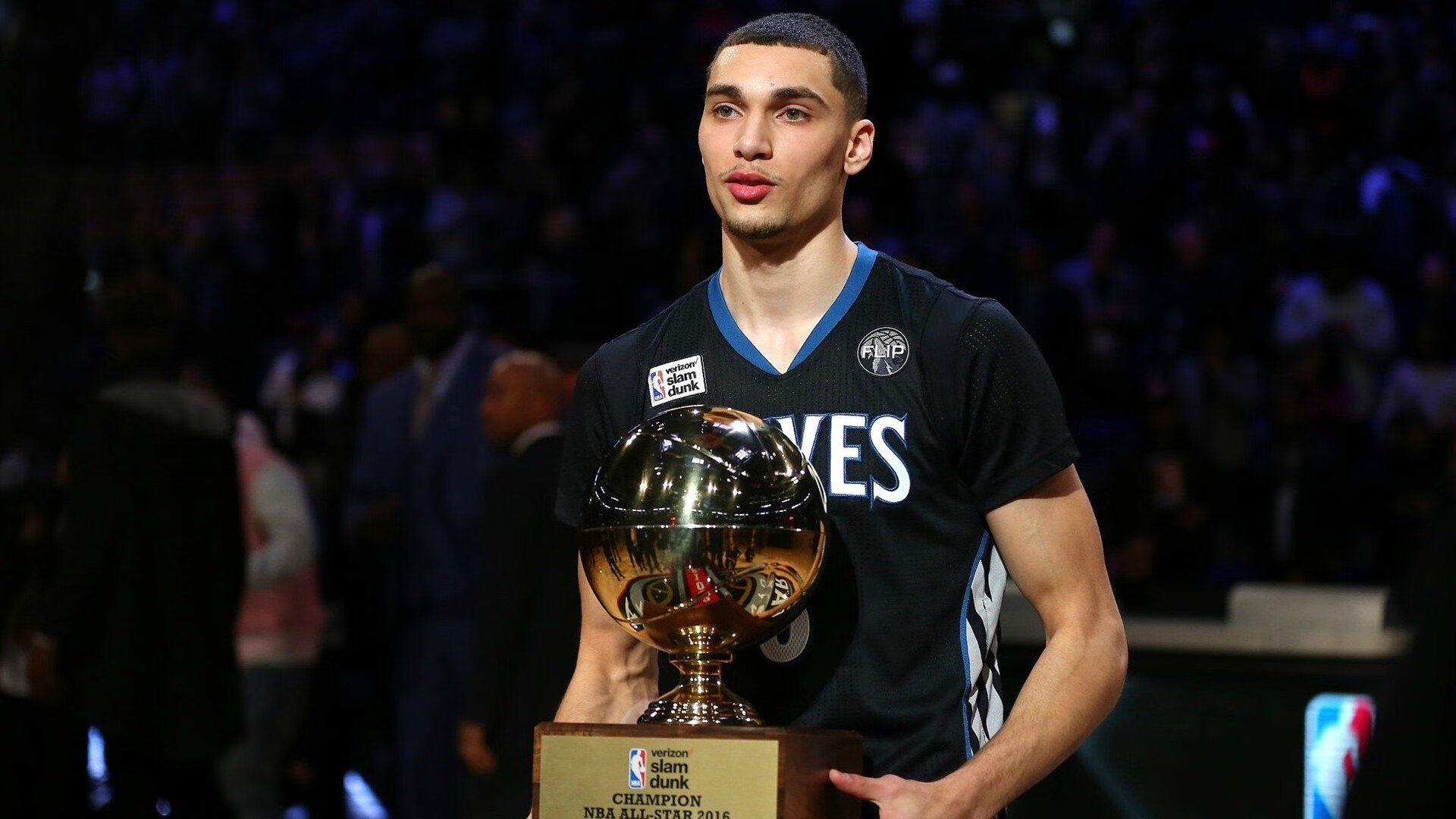 “2025世界运动会:高新体育中心举重赛让观众目瞪口呆”